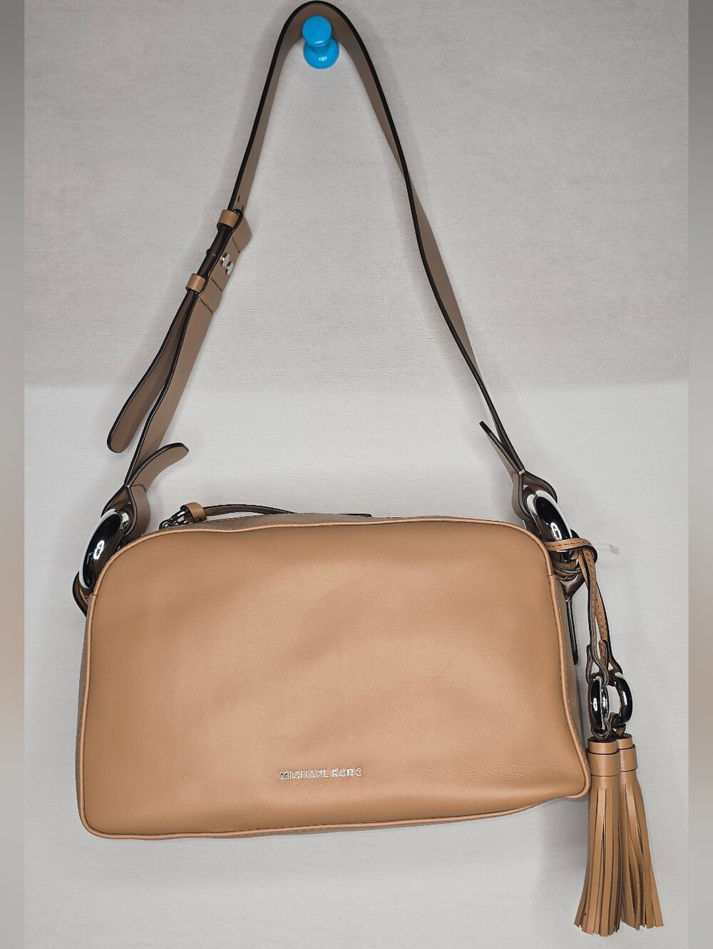 NWT MICHAEL KORS Grand Daria Neutral Tan Leather Shoulder Bag Purse
